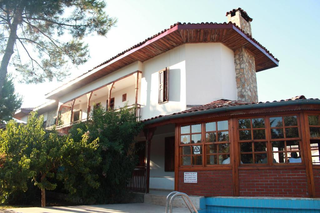 אולודניץ Elze Hotel מראה חיצוני תמונה