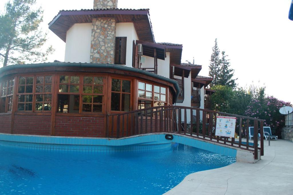 אולודניץ Elze Hotel מראה חיצוני תמונה