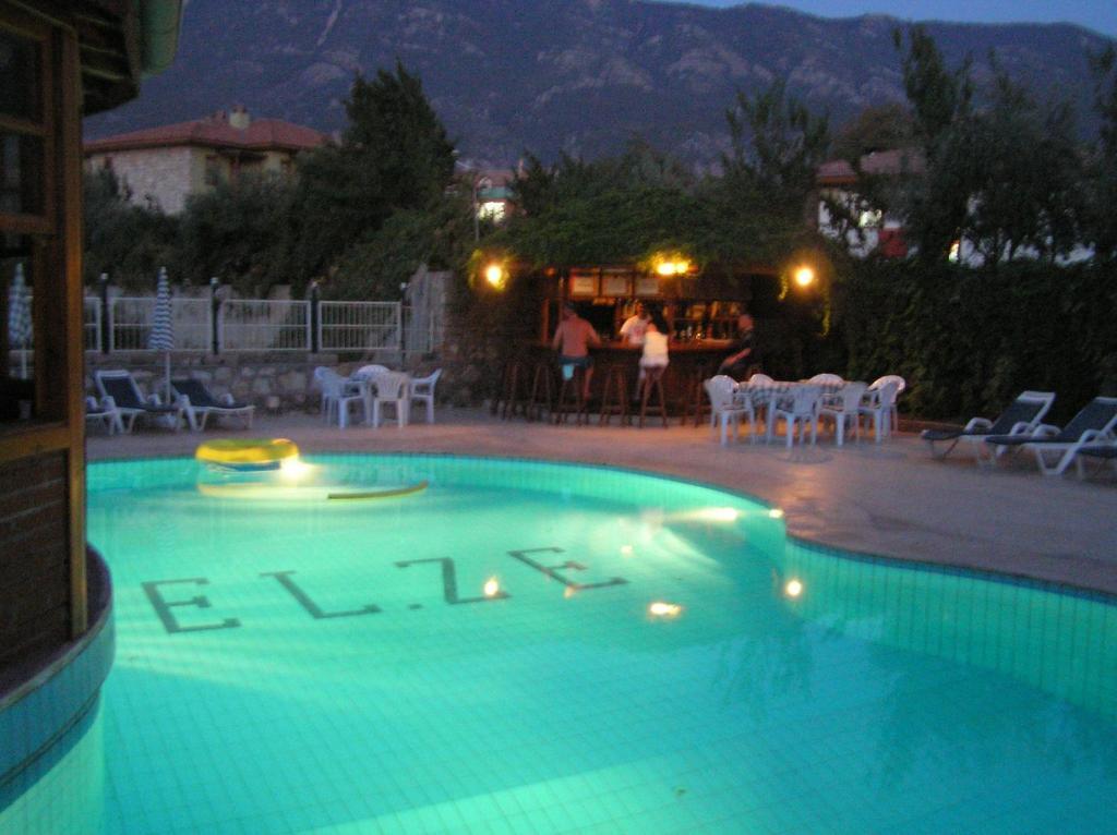 אולודניץ Elze Hotel מראה חיצוני תמונה