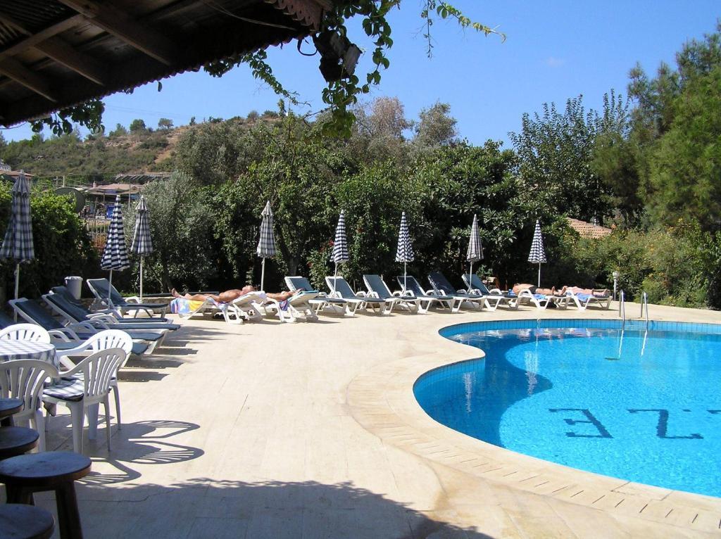 אולודניץ Elze Hotel מראה חיצוני תמונה