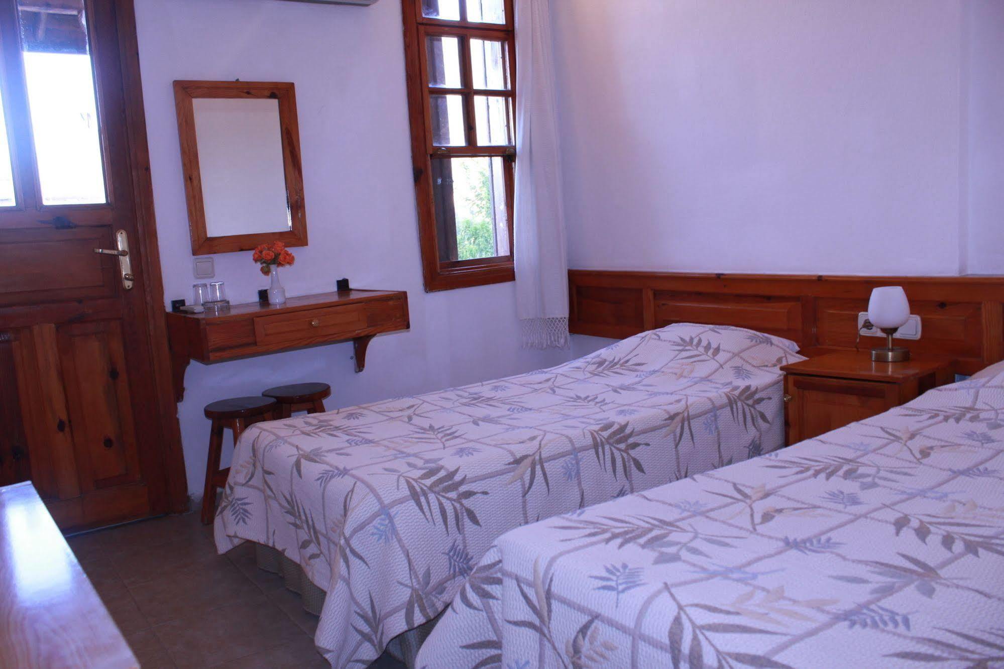 אולודניץ Elze Hotel מראה חיצוני תמונה